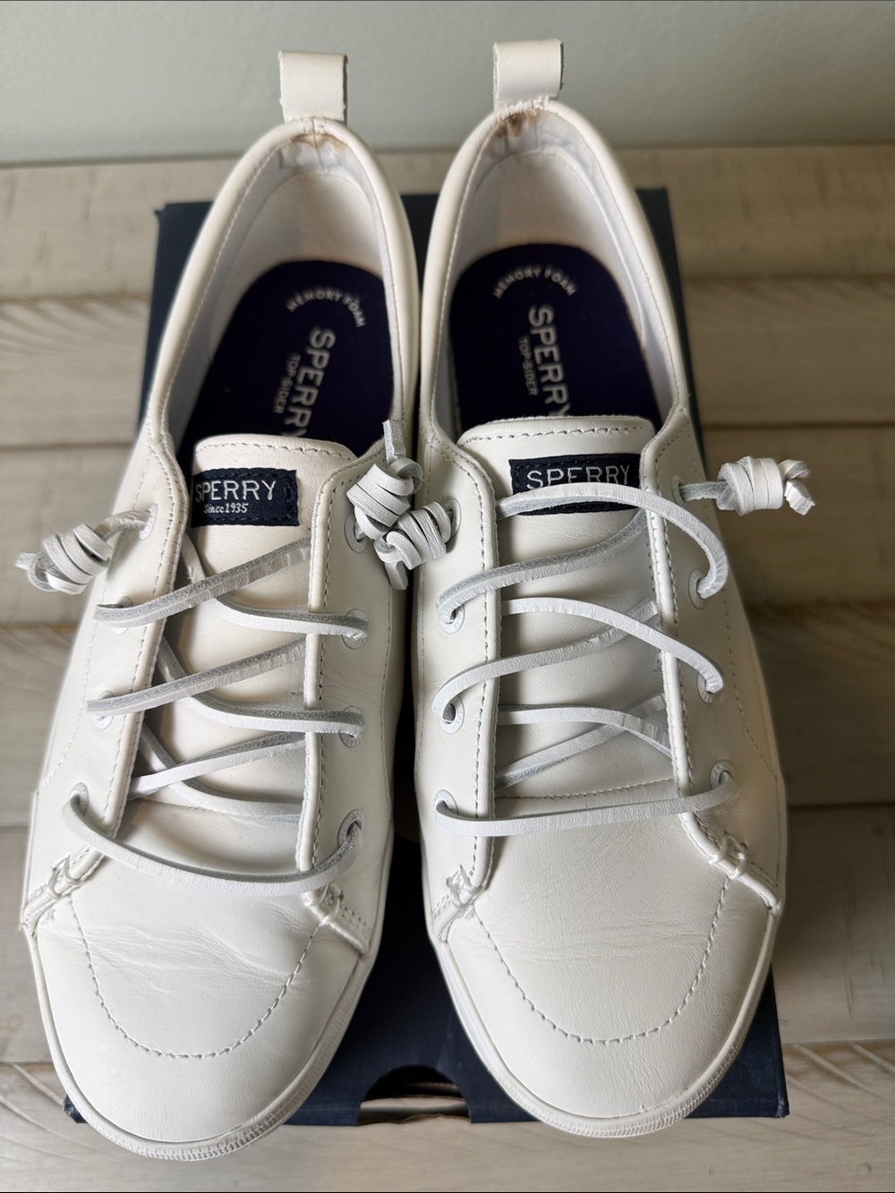 ⛵️Sperry Leather Platform Sneakers 
Size 8.5 Normcore Beach Resort Nautical